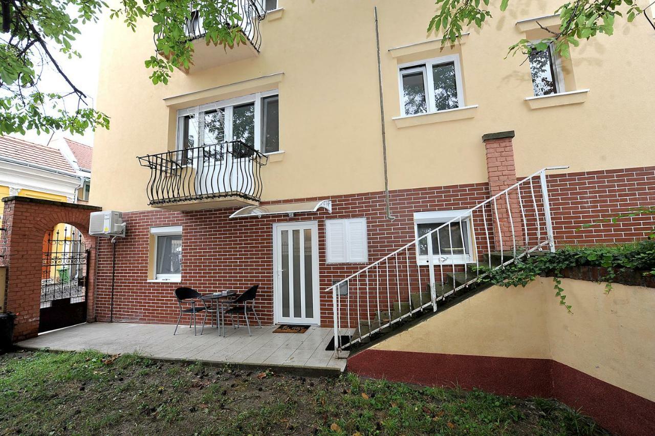 Pure Apartman 佩奇 外观 照片